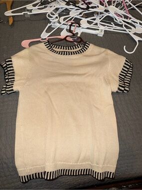 Cream Short Sleeve Knit Top with Black Trim
